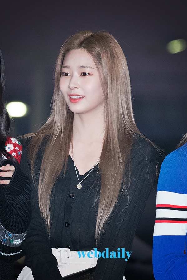 아이즈원(IZONE) 김민주, 인천국제공항 출국 현장