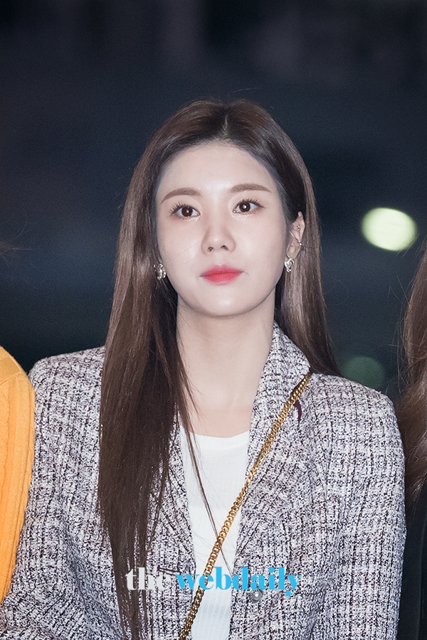 아이즈원(IZONE) 권은비, 인천국제공항 출국 현장