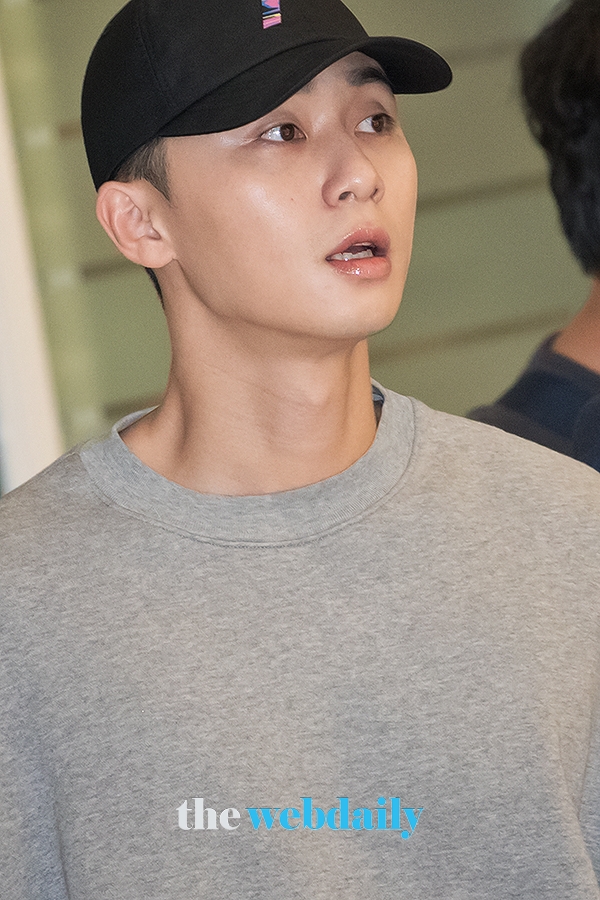 박서준, 인천국제공항 입국 현장