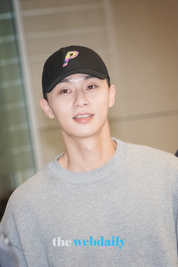 박서준, 인천국제공항 입국 현장
