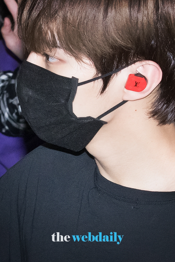 X1(엑스원) 김우석, 인천국제공항 입국 현장