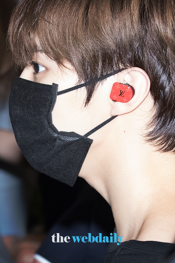 X1(엑스원) 김우석, 인천국제공항 입국 현장