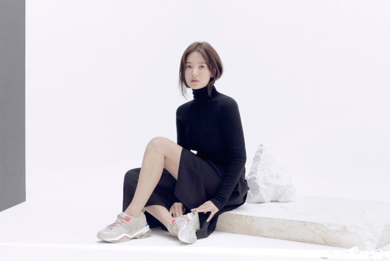 슈콤마보니, 송혜교와 함께한 스니커즈 화보 공개