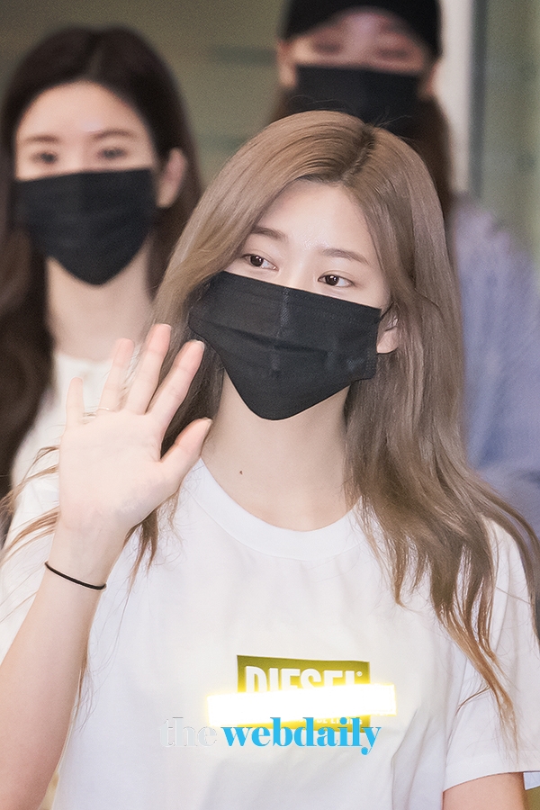 아이즈원(IZONE) 김민주, 인천국제공항 입국 현장