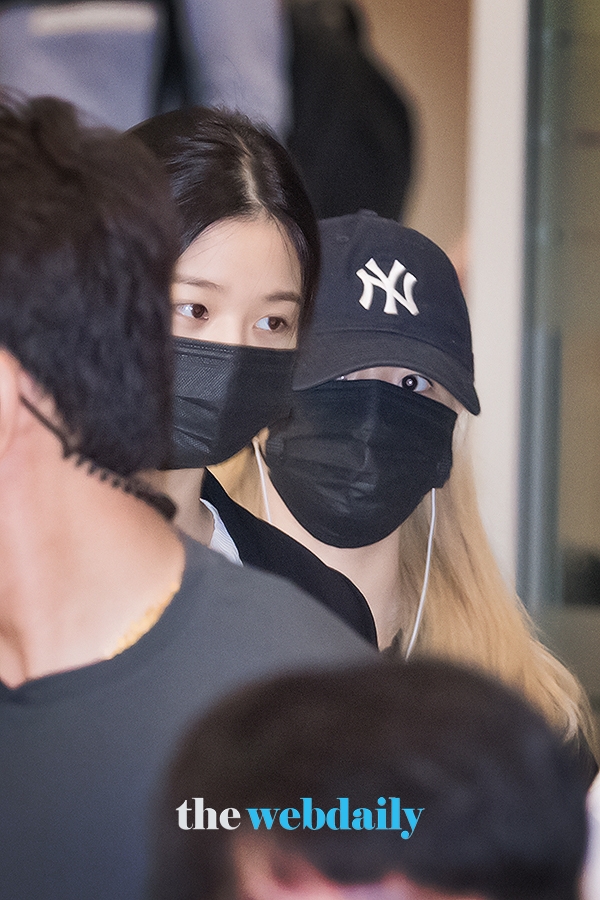 아이즈원(IZONE) 장원영-조유리, 인천국제공항 입국 현장