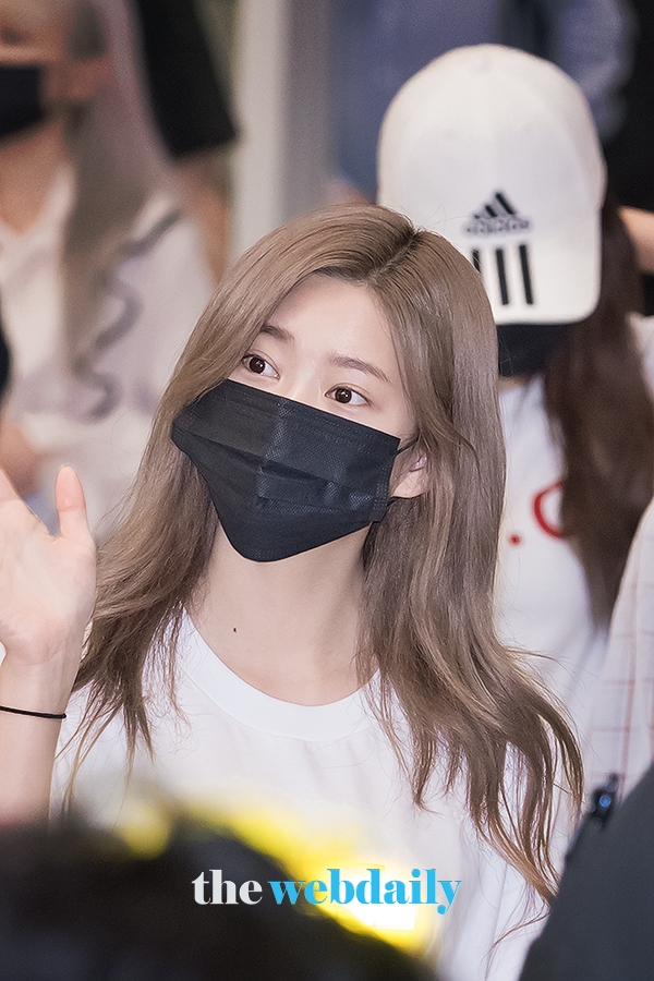 아이즈원(IZONE) 김민주, 인천국제공항 입국 현장