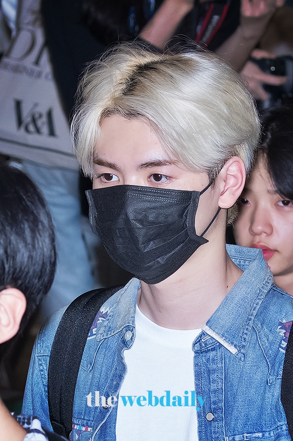 X1(엑스원) 강민희, 인천국제공항 입국 현장