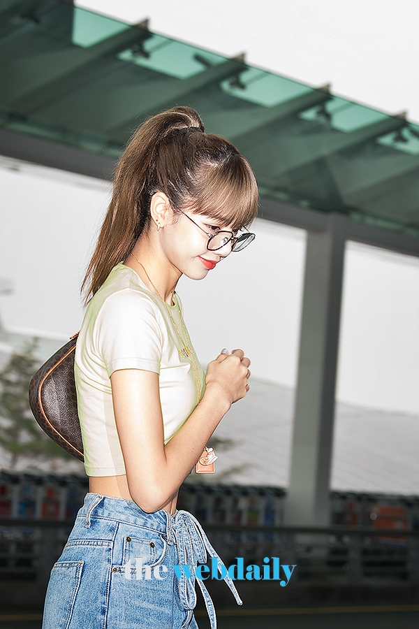 BLACKPINK(블랙핑크) 리사, 인천국제공항 출국 현장