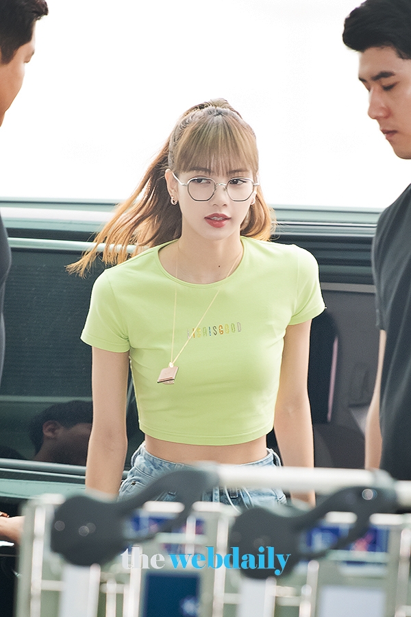 BLACKPINK(블랙핑크) 리사, 인천국제공항 출국 현장