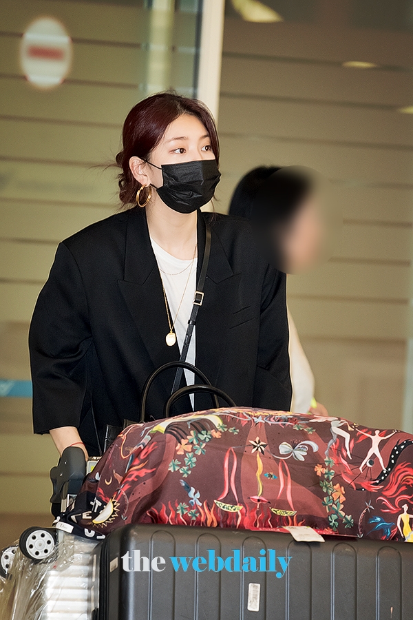 수지, 인천국제공항 입국 현장