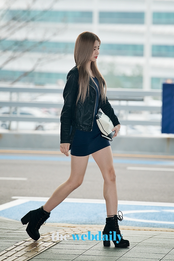 아이즈원(IZONE) 김민주, 인천국제공항 출국 현장