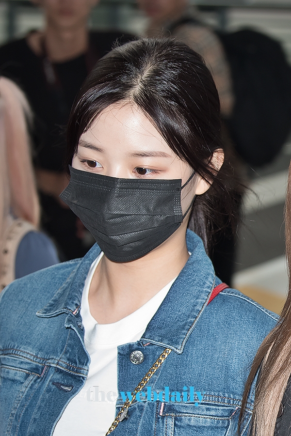 아이즈원(IZONE) 장원영, 인천국제공항 출국 현장