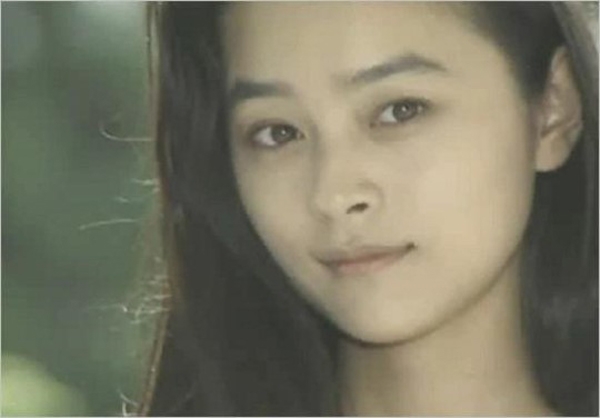 ‘우희진’이 이날 하루 대중들의 스포트라이틑 받고 있다.