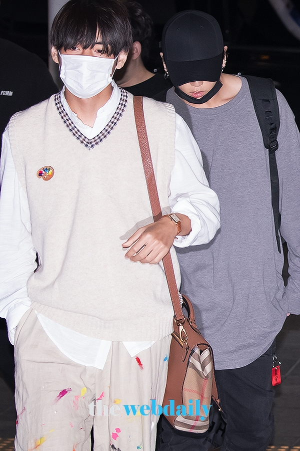 방탄소년단(BTS) 뷔-정국, 인천국제공항 출국 현장