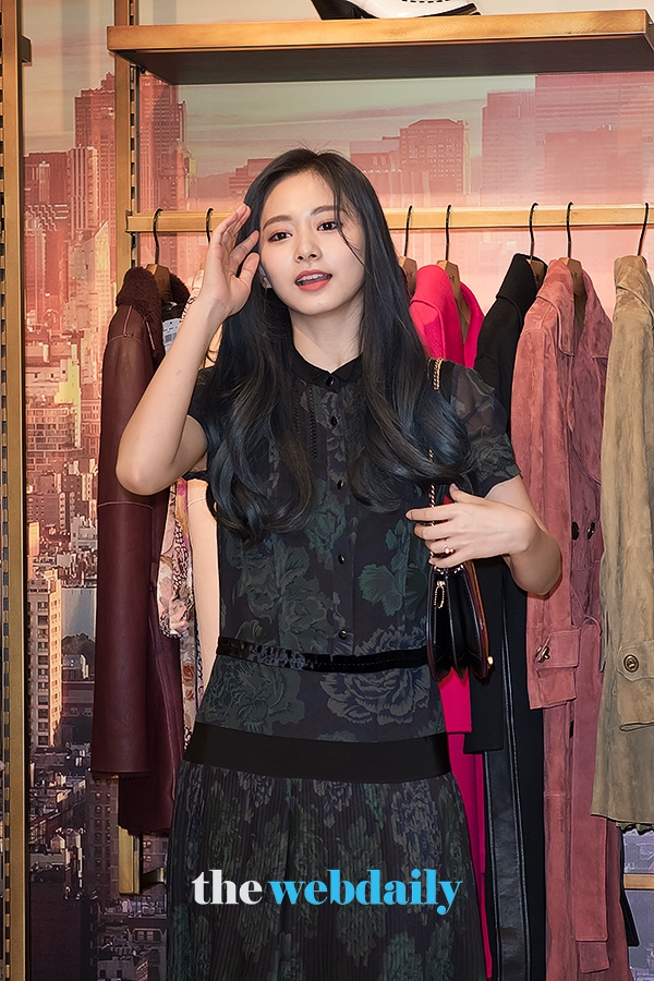 TWICE(트와이스) 쯔위, 코치(COACH) 매장 오프닝 포토월 행사 현장