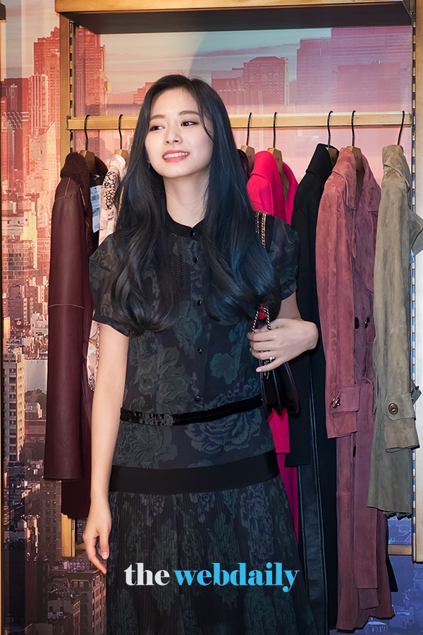 TWICE(트와이스) 쯔위, 코치(COACH) 매장 오프닝 포토월 행사 현장