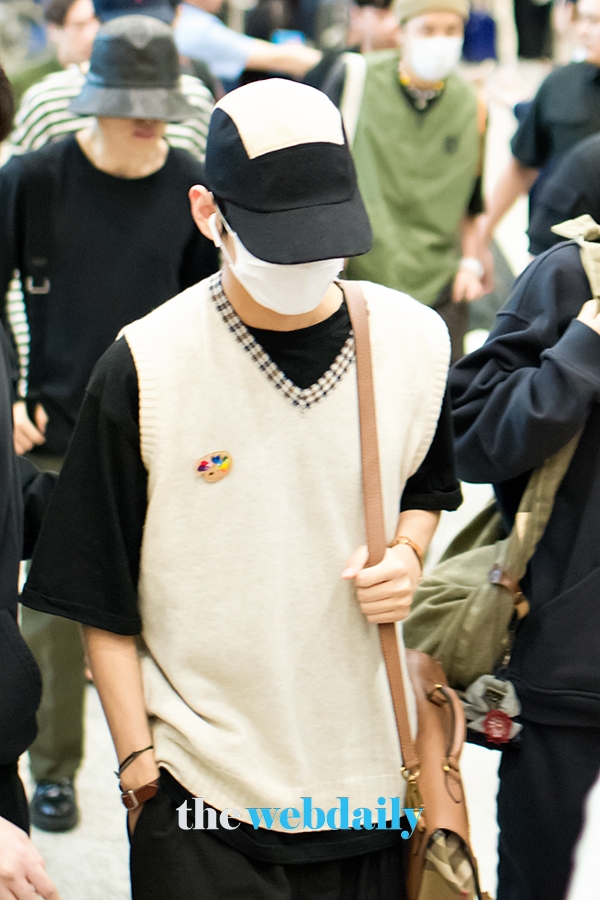 방탄소년단(BTS) 뷔, 인천국제공항 입국 현장