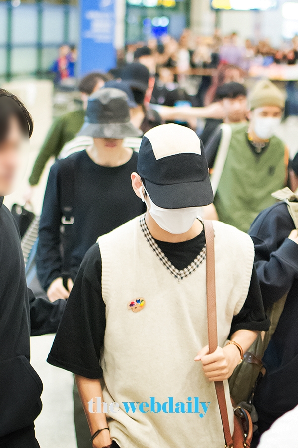 방탄소년단(BTS) 뷔, 인천국제공항 입국 현장