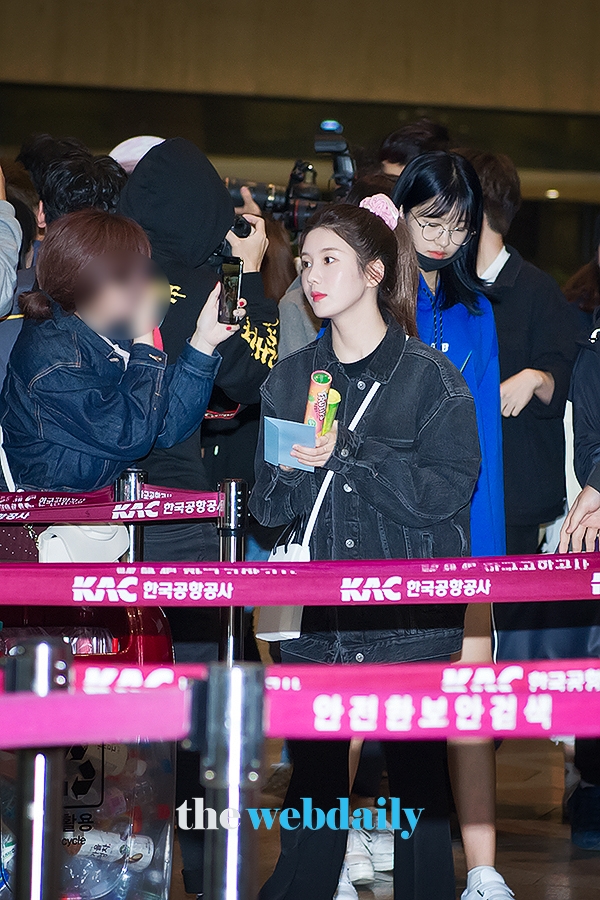 아이즈원(IZONE) 권은비, 김포국제공항 출국 현장