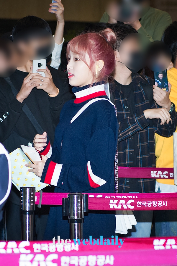 아이즈원(IZONE) 최예나, 김포국제공항 출국 현장
