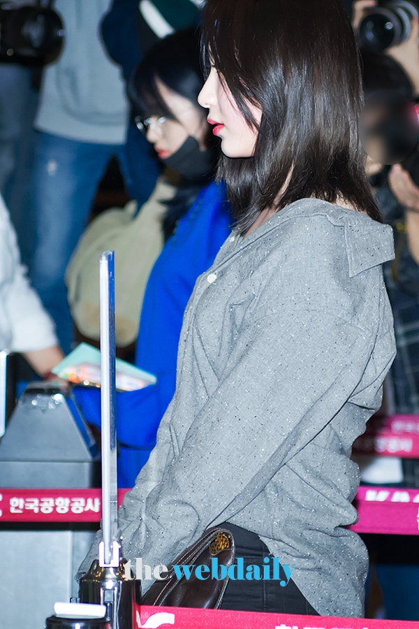 아이즈원(IZONE) 이채연, 김포국제공항 출국 현장