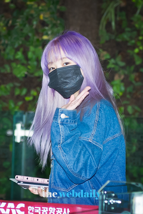 아이즈원(IZONE) 야부키나코, 김포국제공항 출국 현장