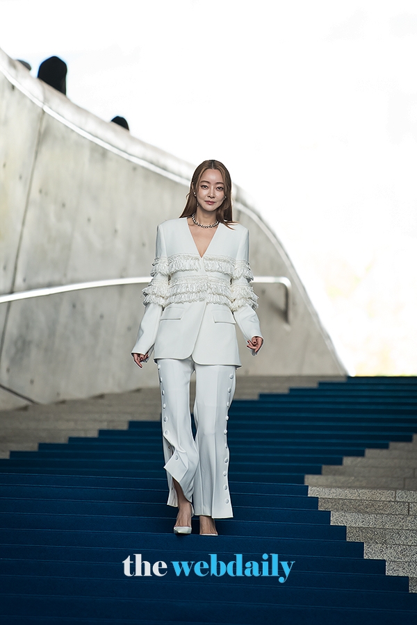 서효림, 2020 S/S 패션위크 '로맨시크' 컬렉션(사진: 최수영기자)