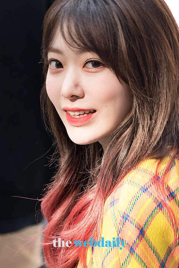 아이즈원 미야와키사쿠라, 2020 S/S 패션위크 '빅팍(BIG PARK)' 컬렉션(사진: 최수영기자)