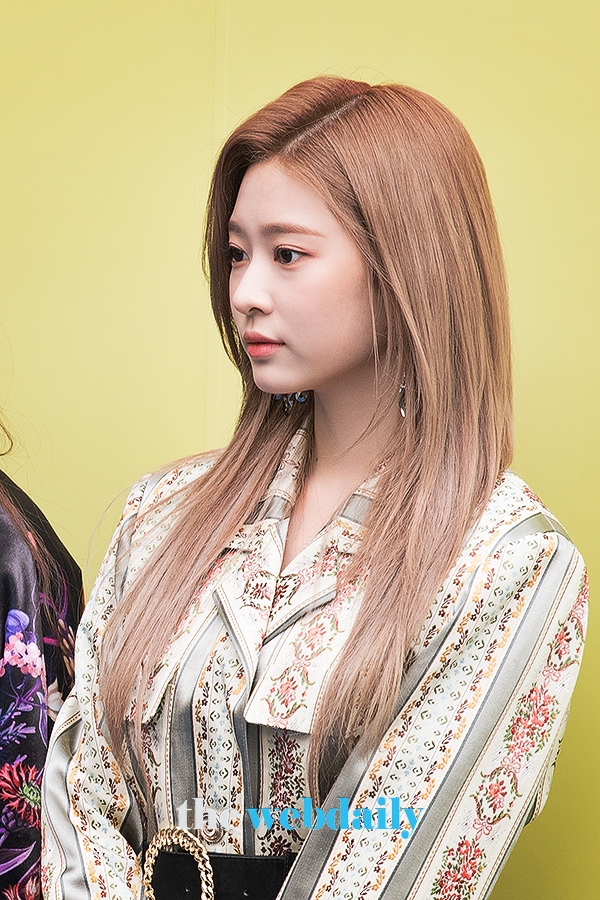 아이즈원 김민주, 2020 S/S 패션위크 '빅팍(BIG PARK)' 컬렉션(사진: 최수영기자)