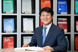 허부열 법원도서관장.