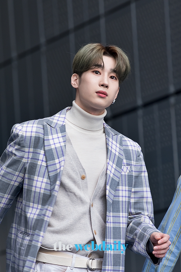 X1(엑스원) 한승우, 2020 S/S 패션위크 ' 엘엘이이 ' 컬렉션(사진: 최수영기자)