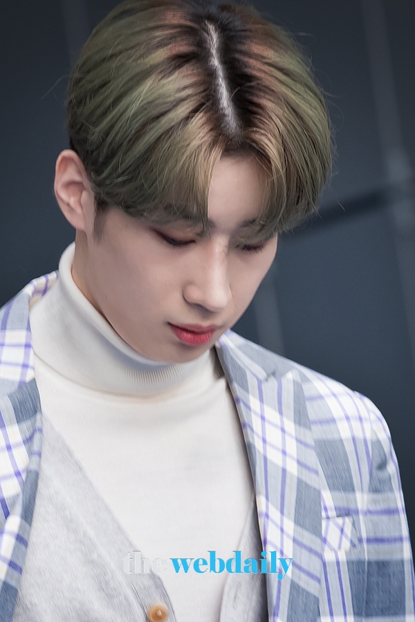 X1(엑스원) 한승우, 2020 S/S 패션위크 ' 엘엘이이 ' 컬렉션(사진: 최수영기자)