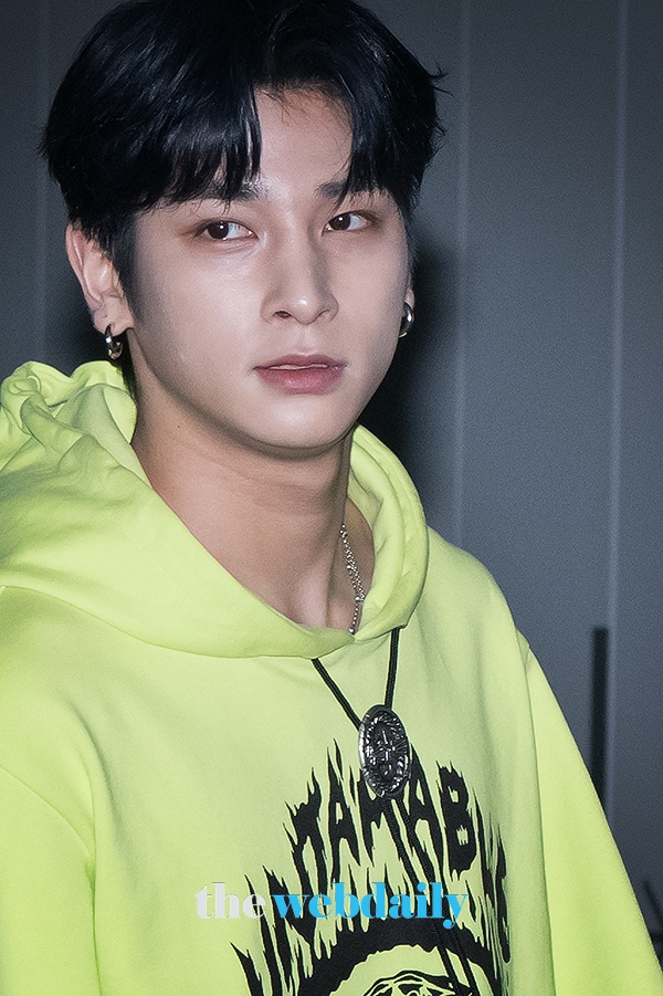X1(엑스원) 이한결, 2020 S/S 패션위크 'KYK(카이)' 컬렉션(사진: 최수영기자)