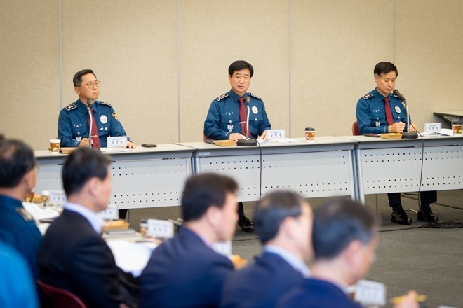 박건찬, 김창룡, 진정무 청장 등이 참석해 한·아세안 특별정상회의(11월 25~27일)를 앞두고 치안협력강화를 논의하고 있다.(사진제공=부산경찰청)