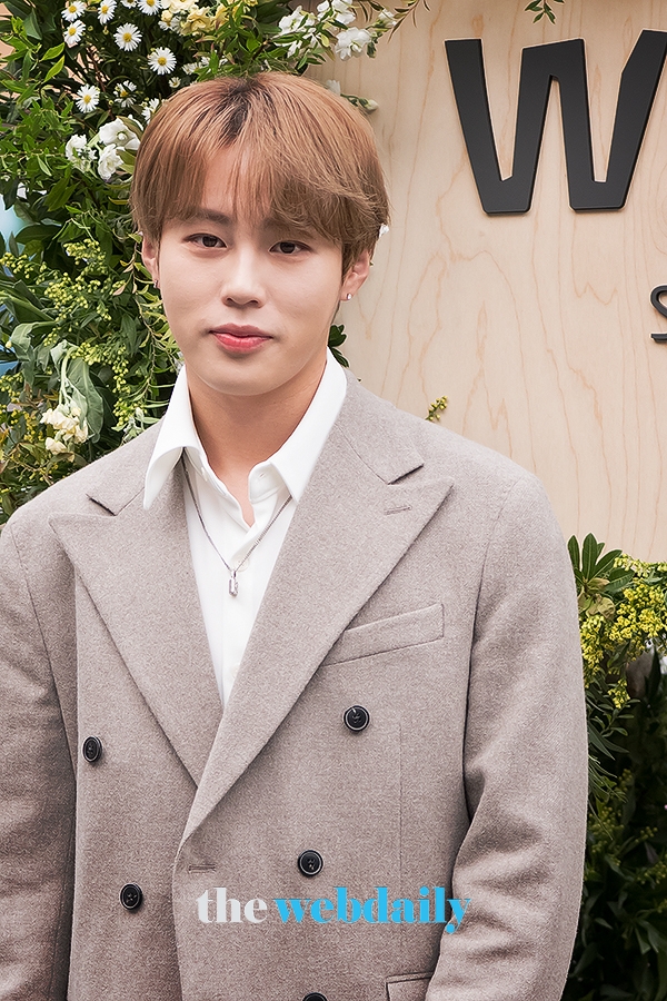 하성운, ‘벨레다(WELEDA)’ 포토월 행사 현장