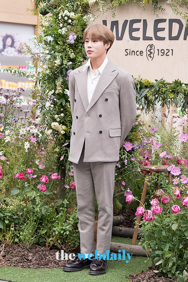 하성운, ‘벨레다(WELEDA)’ 포토월 행사 현장