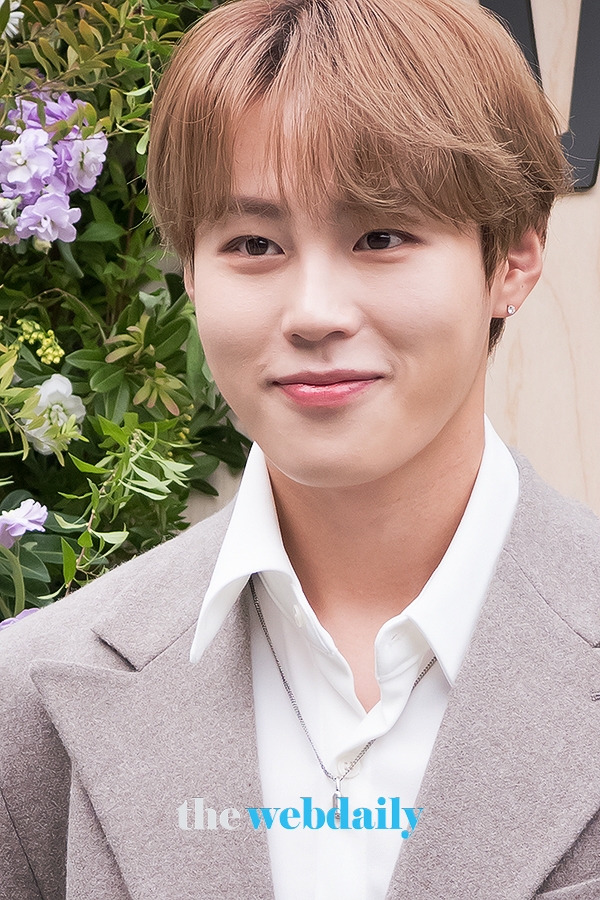 하성운, ‘벨레다(WELEDA)’ 포토월 행사 현장