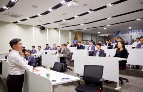 한전KDN은 지난 22일 나주 본사에서 ’혁신성장 추진성과 공유워크숍을 개최하고 주요 사업에 대한 성과를 공유했다. 사진=한전KDN