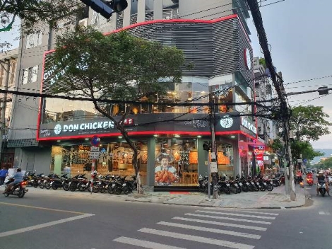 돈치킨 베트남 다낭 1호점 '동다점' 외관. 사진=돈치킨