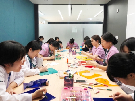 이대서울병원 간호부가 이화여자대학교 교육대학원 미술치료교육 전공과 연계해 미술 치유 아카데미를 개설했다. 사진=이대서울병원