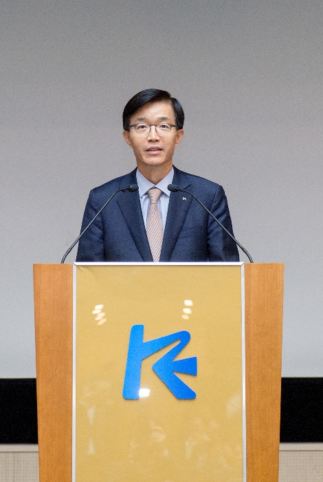 방문규 신임 수출입은행장이 수은 여의도 본점 강당에서 열린 취임식에 참석해 인사말을 하고 있다. 사진=한국수출입은행