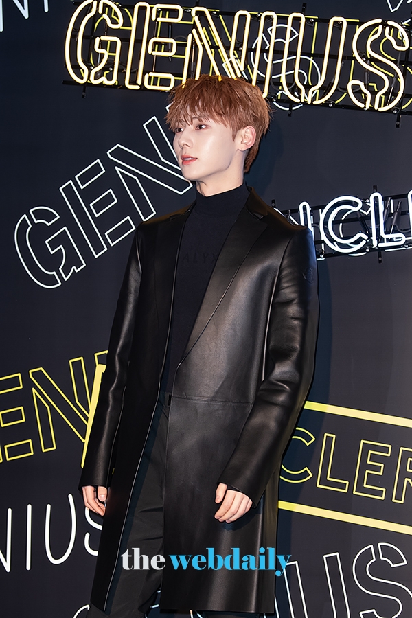 뉴이스트 황민현, 몽클레르 플래스십 오픈 포토월 행사 현장 (사진:최수영기자)