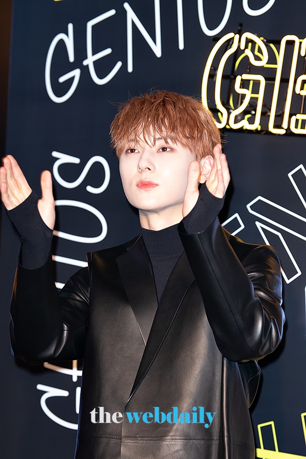 뉴이스트 황민현, 몽클레르 플래스십 오픈 포토월 행사 현장 (사진:최수영기자)