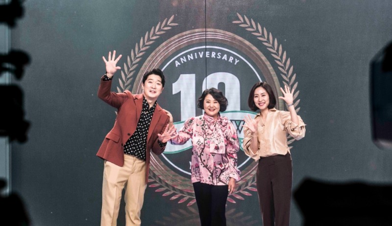 롯데홈쇼핑 최유라쇼, 고객 100명 초청한 가운데 공개 생방송 진행