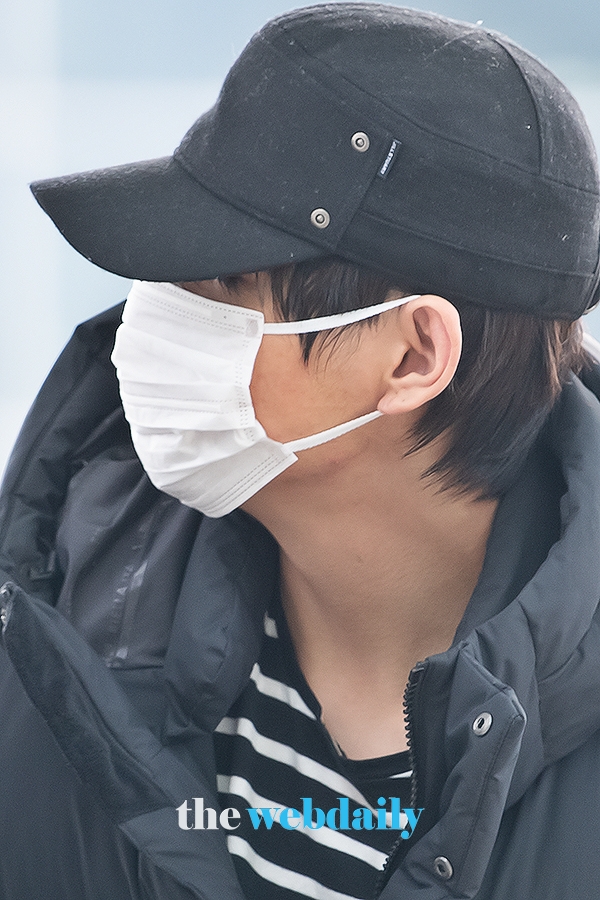 방탄소년단(BTS) 뷔, 인천국제공항 출국 현장