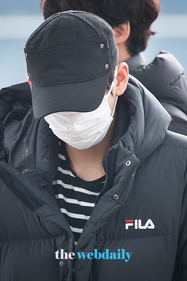 방탄소년단(BTS) 뷔, 인천국제공항 출국 현장