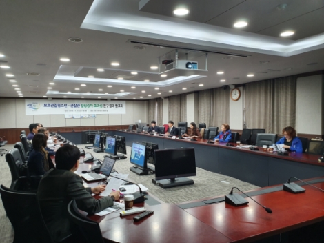 한국마사회는 지난 13일 ‘사회공익 힐링승마 효과성 연구 발표회’에서 보호관찰 청소년들이 사회공익 힐링승마를 한 후 공감능력, 사회성 등에서 유의미한 변화가 있었다고 밝혔다. 사진=마사회