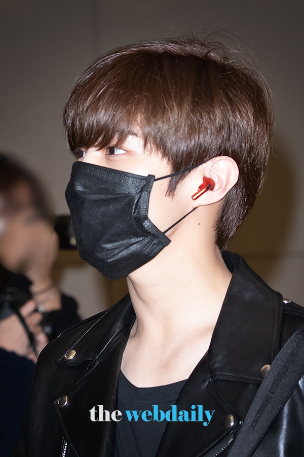 X1(엑스원) 김우석, 인천국제공항 입국 현장