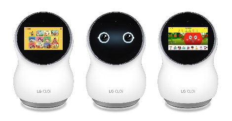 인공지능 홈로봇 'LG 클로이'에서 아들과딸 북클럽 콘텐츠(왼쪽)와 쥬니어네이버(오른쪽)가 동작하고 있는 모습. 사진=LG전자