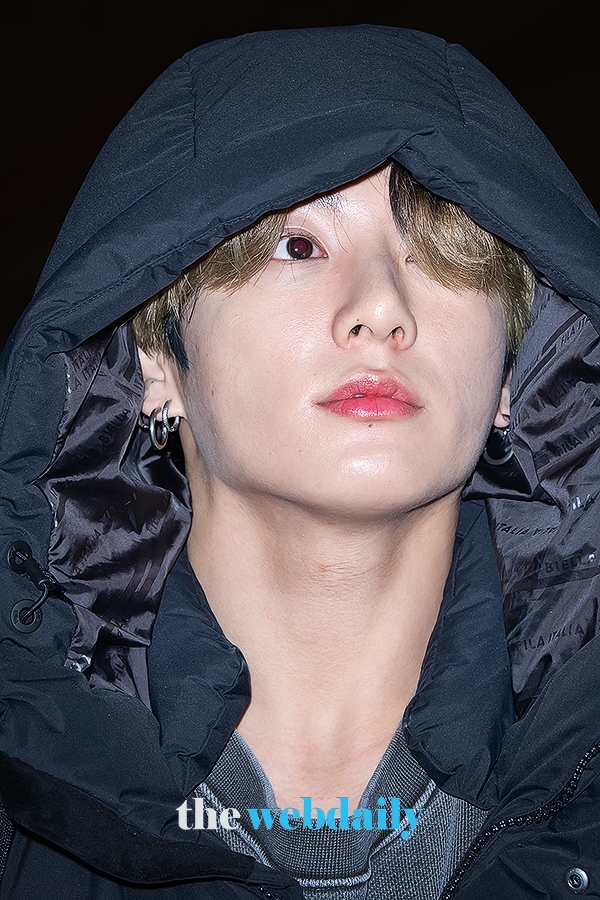 방탄소년단(BTS) 정국, 김포국제공항 출국 현장 (사진:최수영기자)